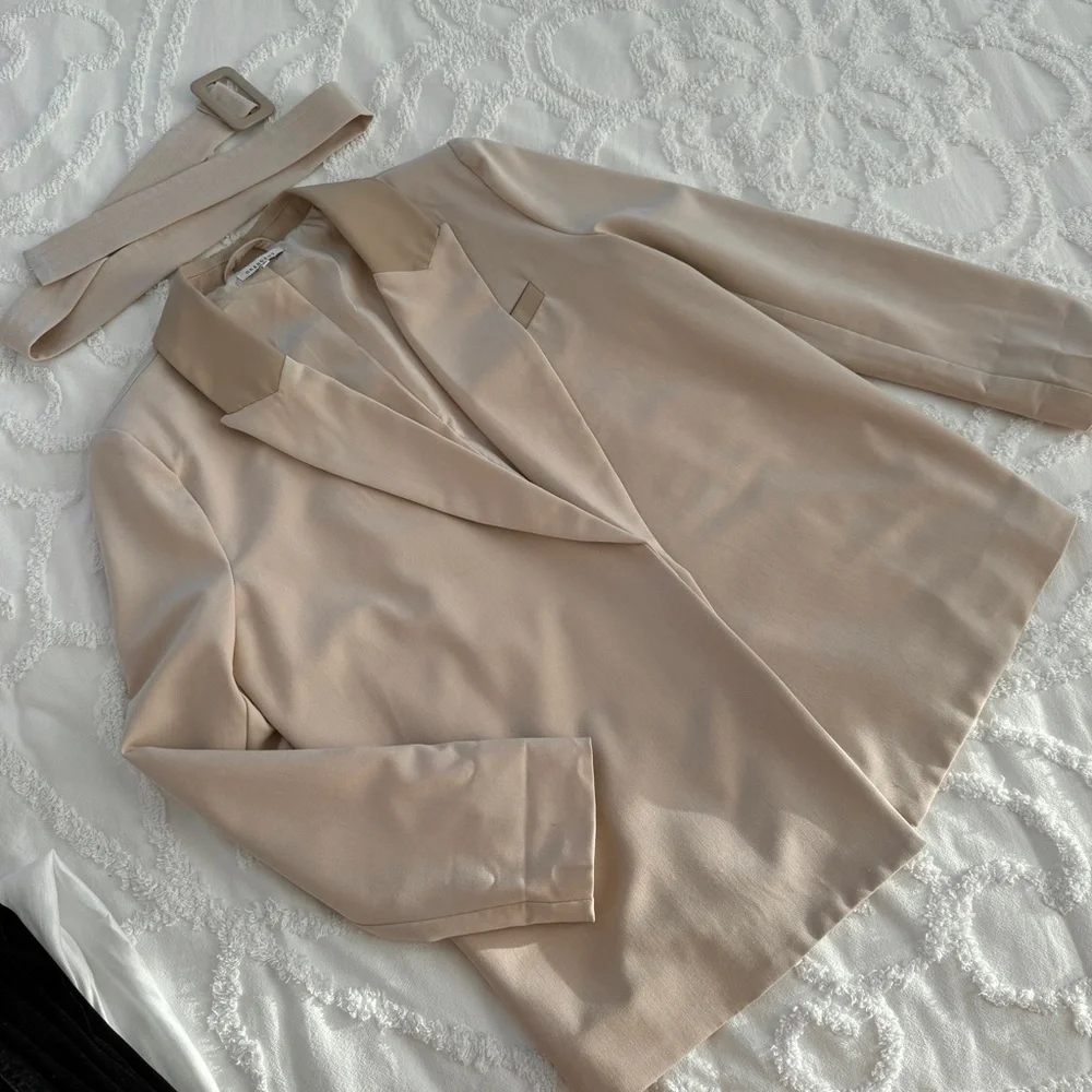 Crescent Beige Belted Blazer, S - Picture 3 of 4
